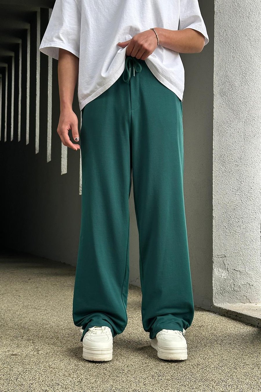 YEŞİL Paçası Yırtmaçlı Nakış Detaylı EE Baggy Eşofman