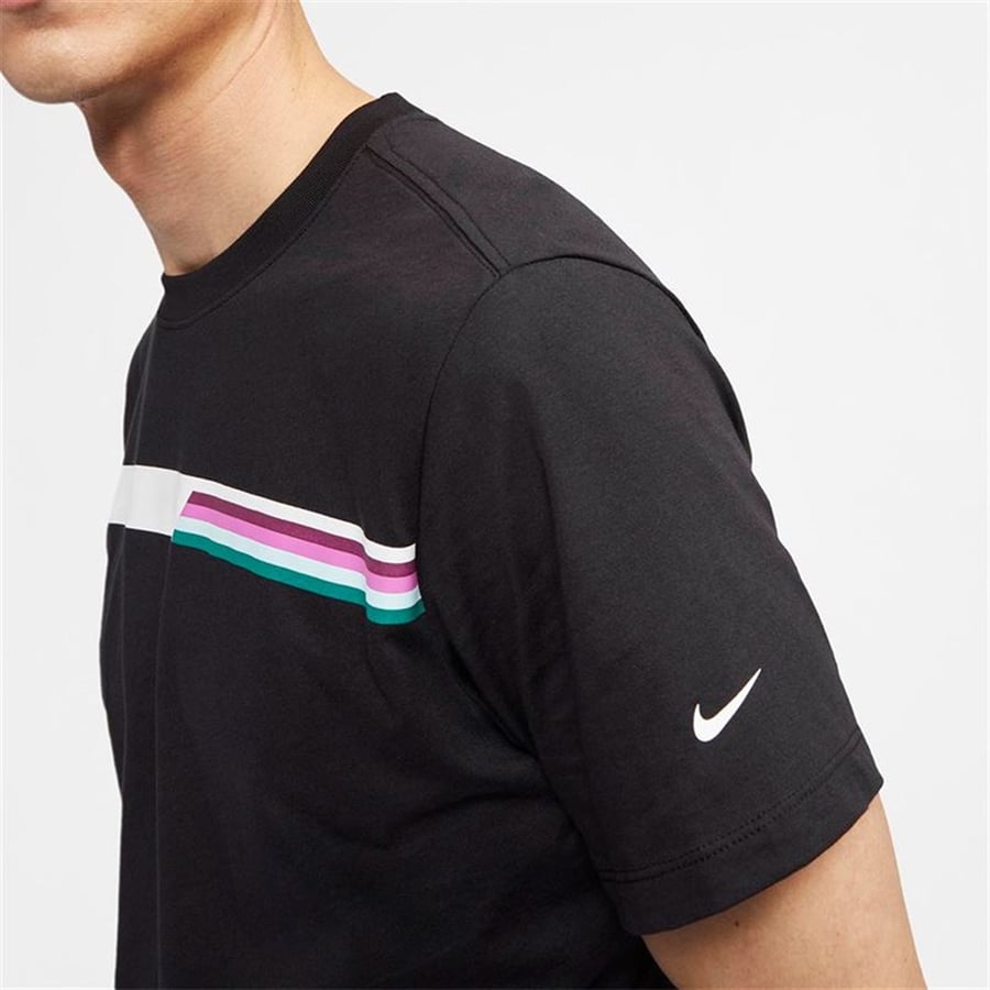 NikeNike Graphic Erkek Tenis Tişörtü