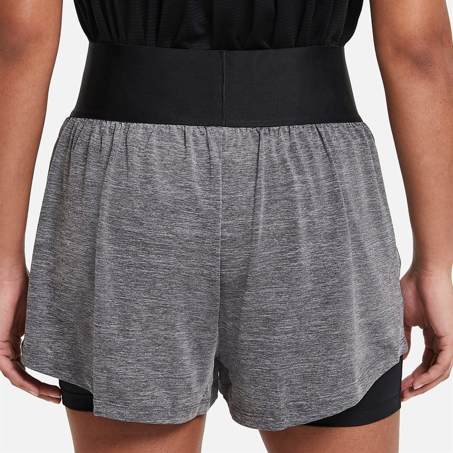 NikeNike Court Advantage Kadın Tenis Şortu