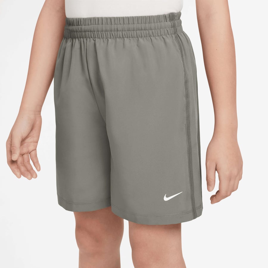 NikeNike Multi Dri-FIT Erkek Çocuk Antrenman Şortu