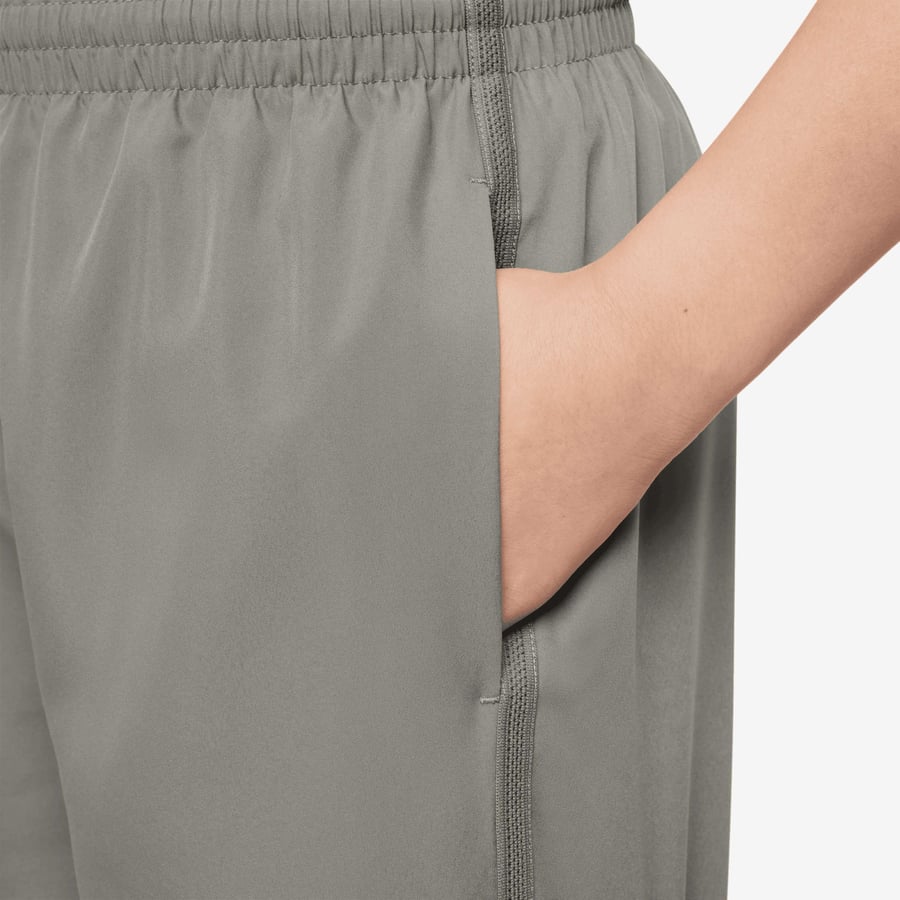NikeNike Multi Dri-FIT Erkek Çocuk Antrenman Şortu
