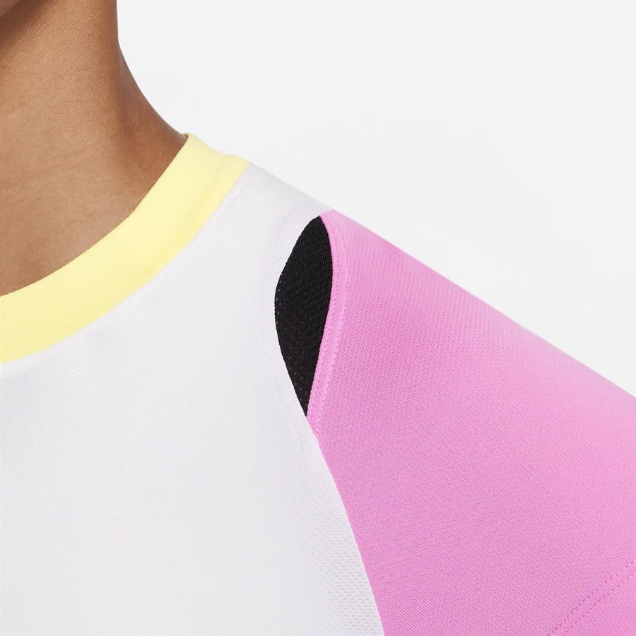 NikeNikeCourt Advantage Dri-FIT Kısa Kollu Kadın Tenis Üstü