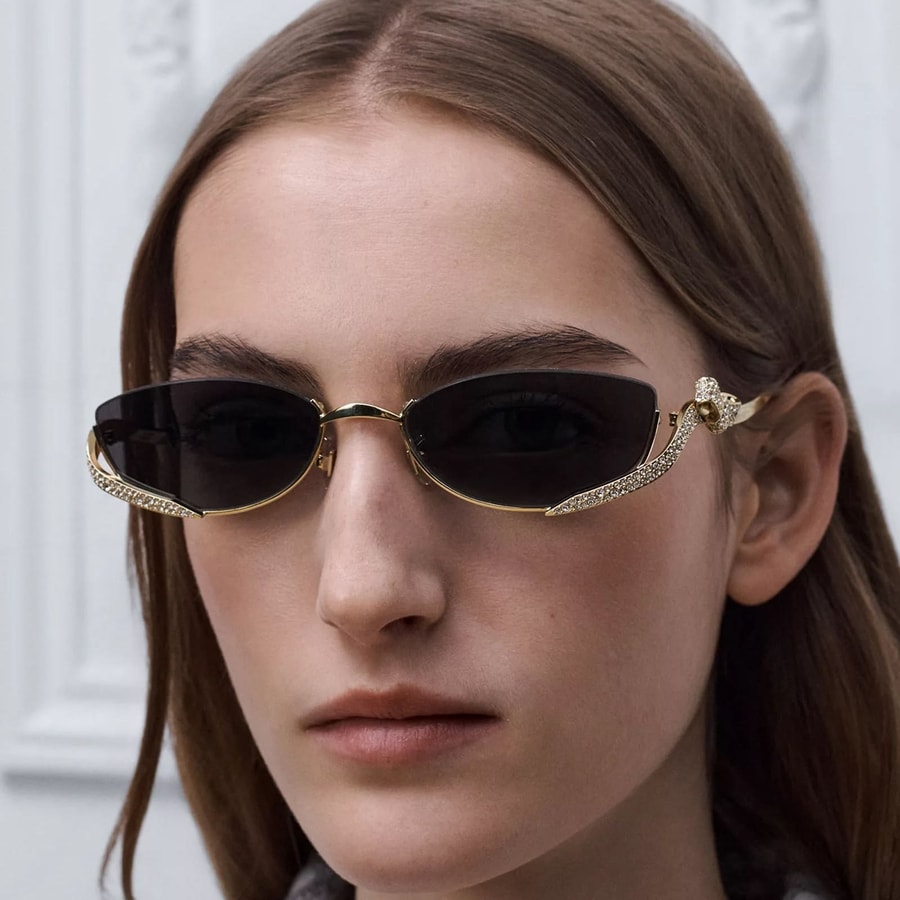 Dior Bow B1U CD 4284US 10A Kadın Güneş Gözlüğü — FW'26 Koleksiyonu manken üzerinde