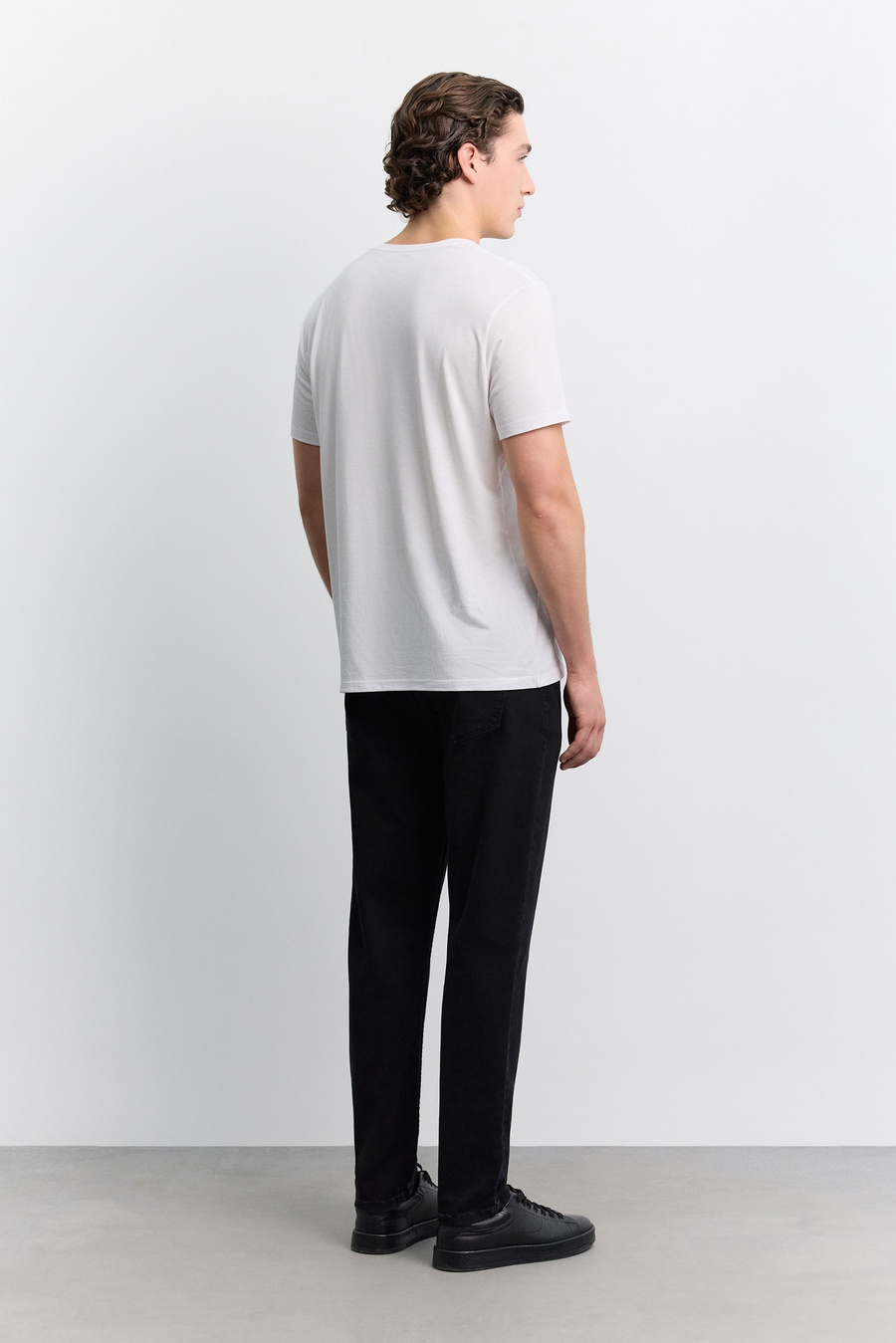 Beyaz Bisiklet Yaka Soft Touch Basic T-Shirt