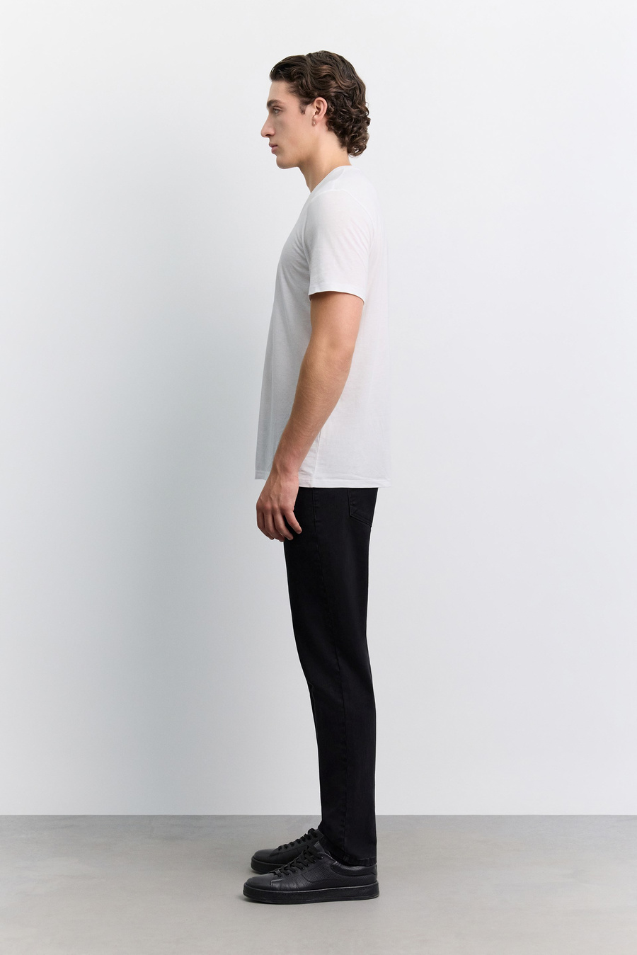 Beyaz Bisiklet Yaka Soft Touch Basic T-Shirt