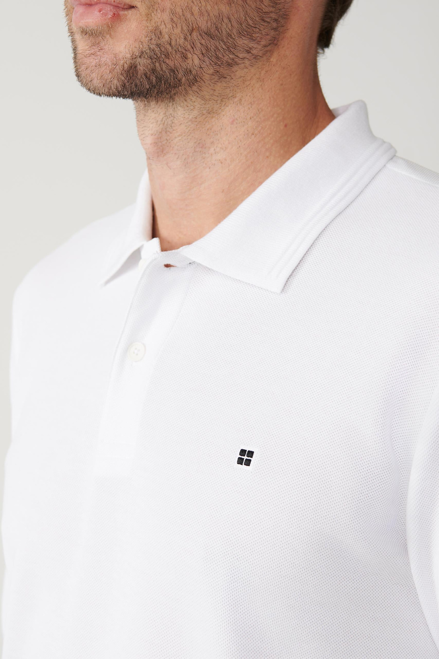 Beyaz Kıvrılmaz Polo Yaka Kolay Ütülenen Basic Sweatshirt