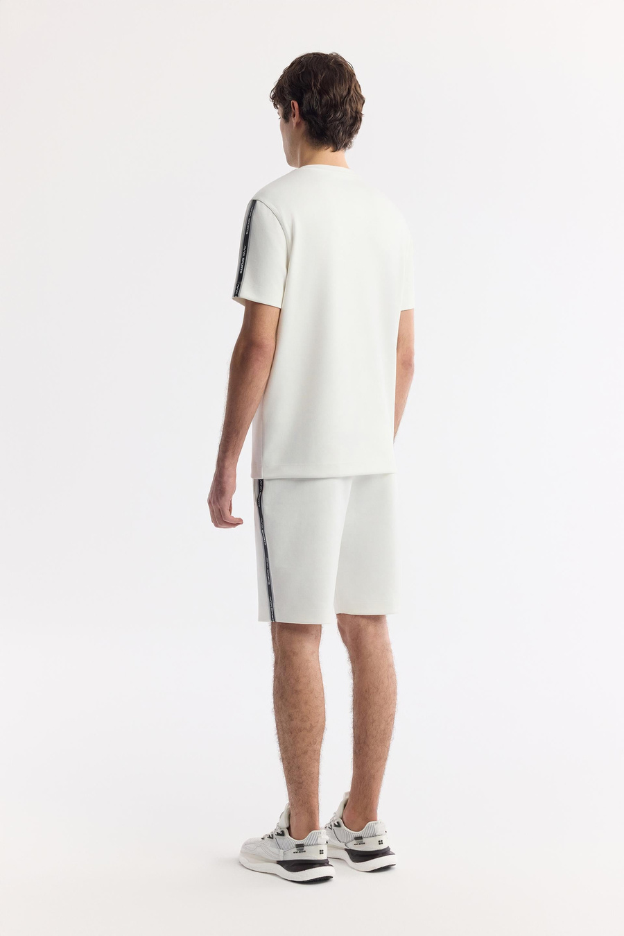 Ekru Bisiklet Yaka Baskılı Bi-Stretch İnterlok T-Shirt