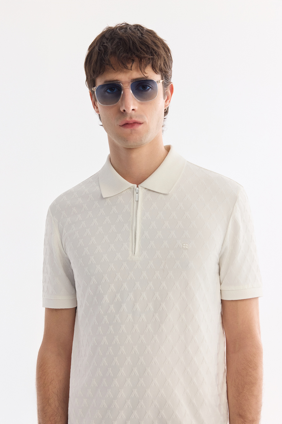 Ekru Kıvrılmaz Polo Yaka Fermuarlı T-Shirt