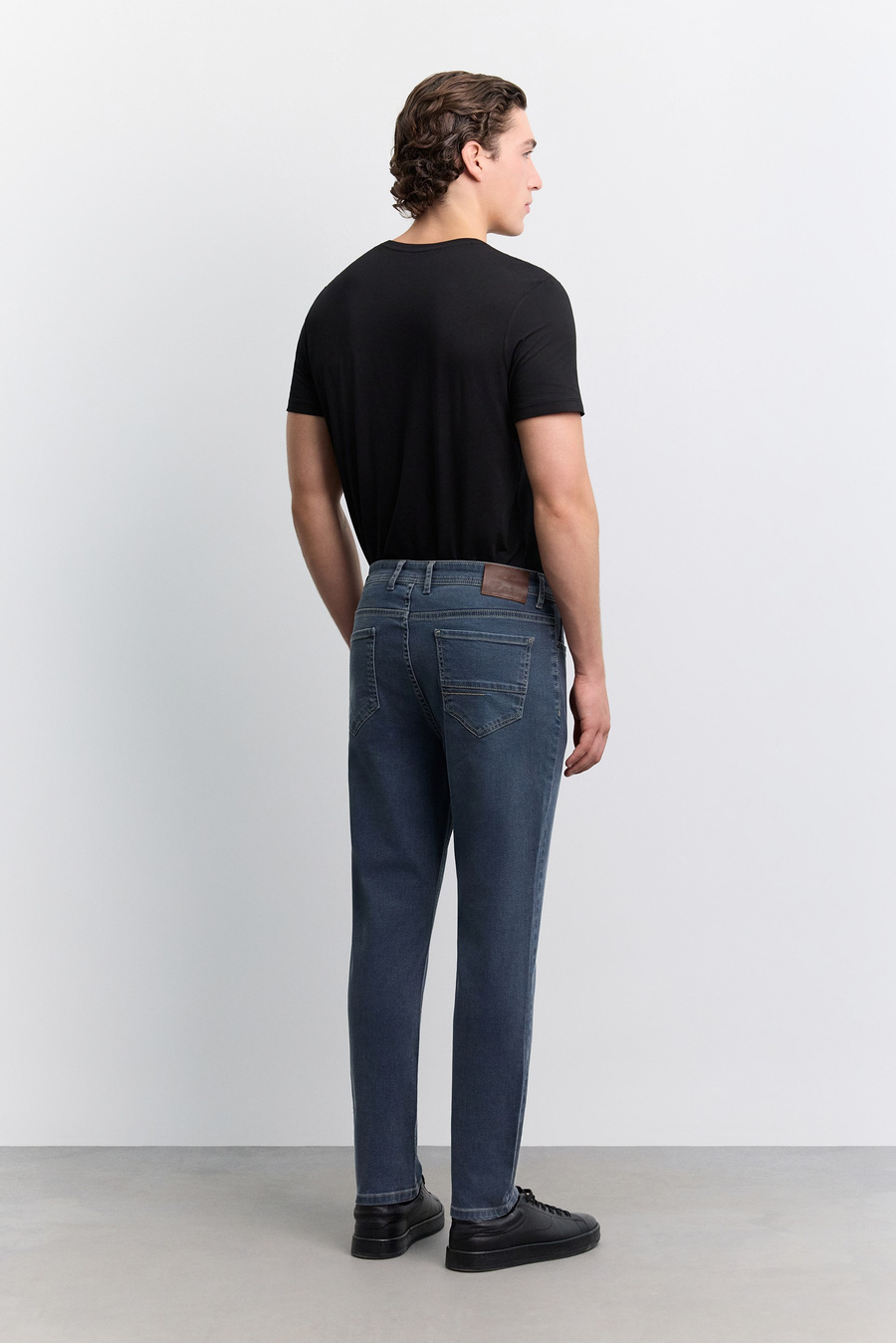 İndigo Eskitme Yıkamalı Pamuklu Elastan Jean Pantolon