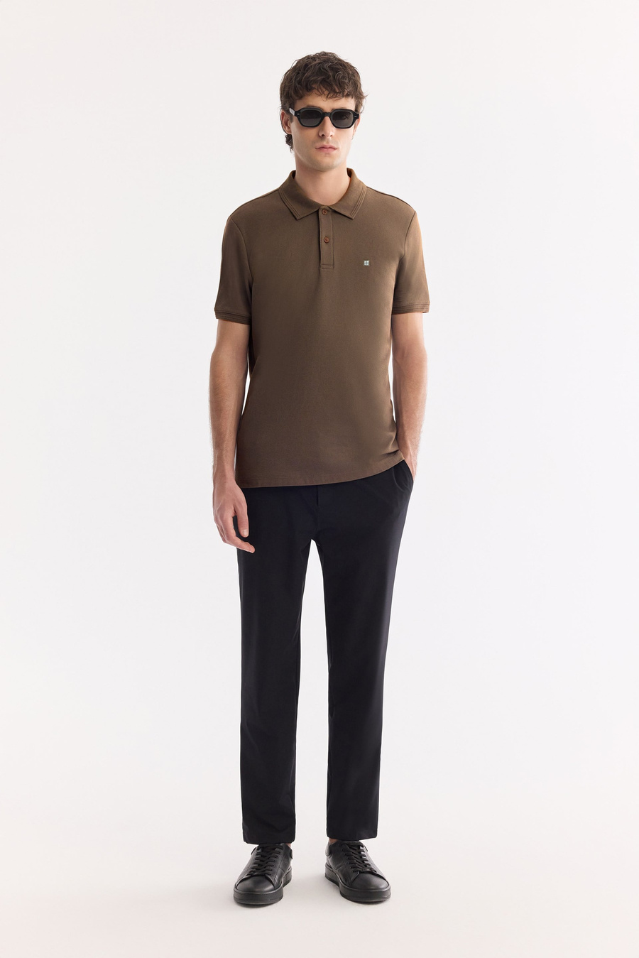 Kahverengi Kıvrılmaz Polo Yaka %100 Pamuk Basic T-Shirt