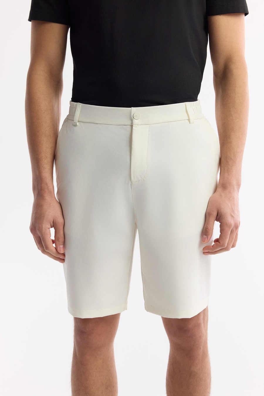 Kırık Beyaz Beli Lastikli Bi-Stretch Teknik Kumaş Şort