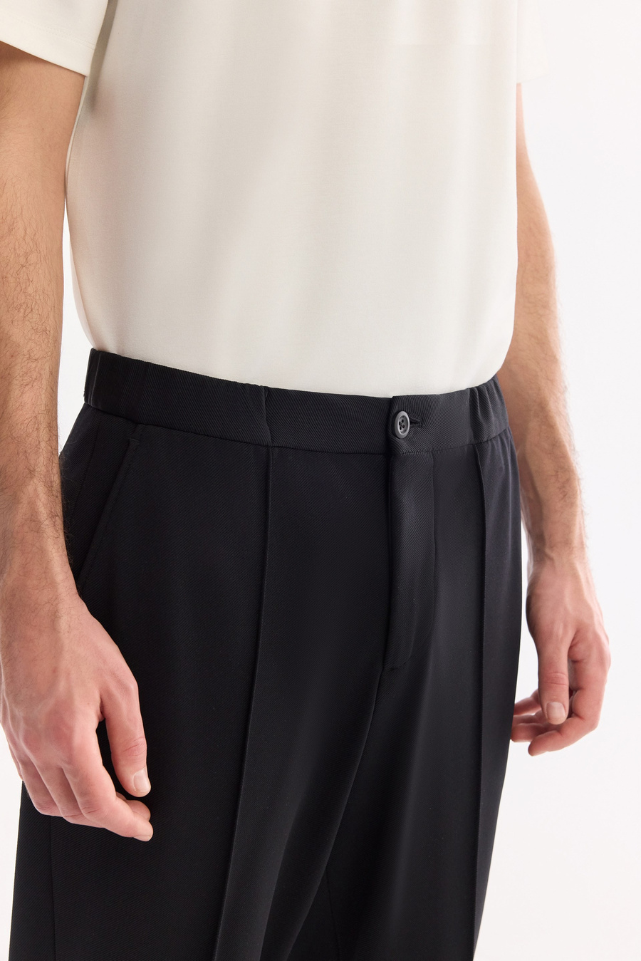 Siyah Beli Lastikli Kırışmaz Teknik Kumaş Pantolon