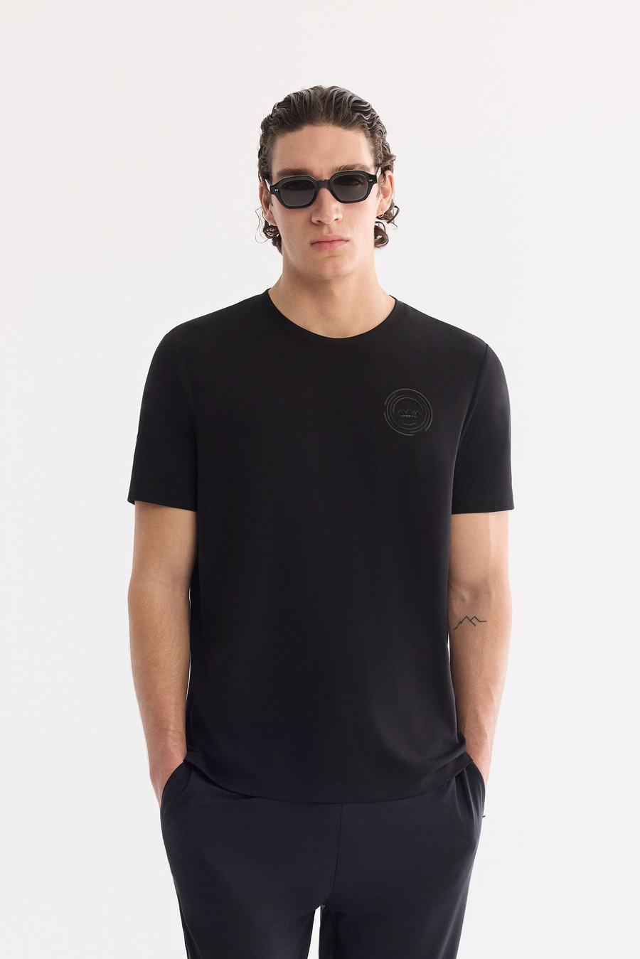 Siyah Bisiklet Yaka Nefes Alan Soft Touch Baskılı T-Shirt