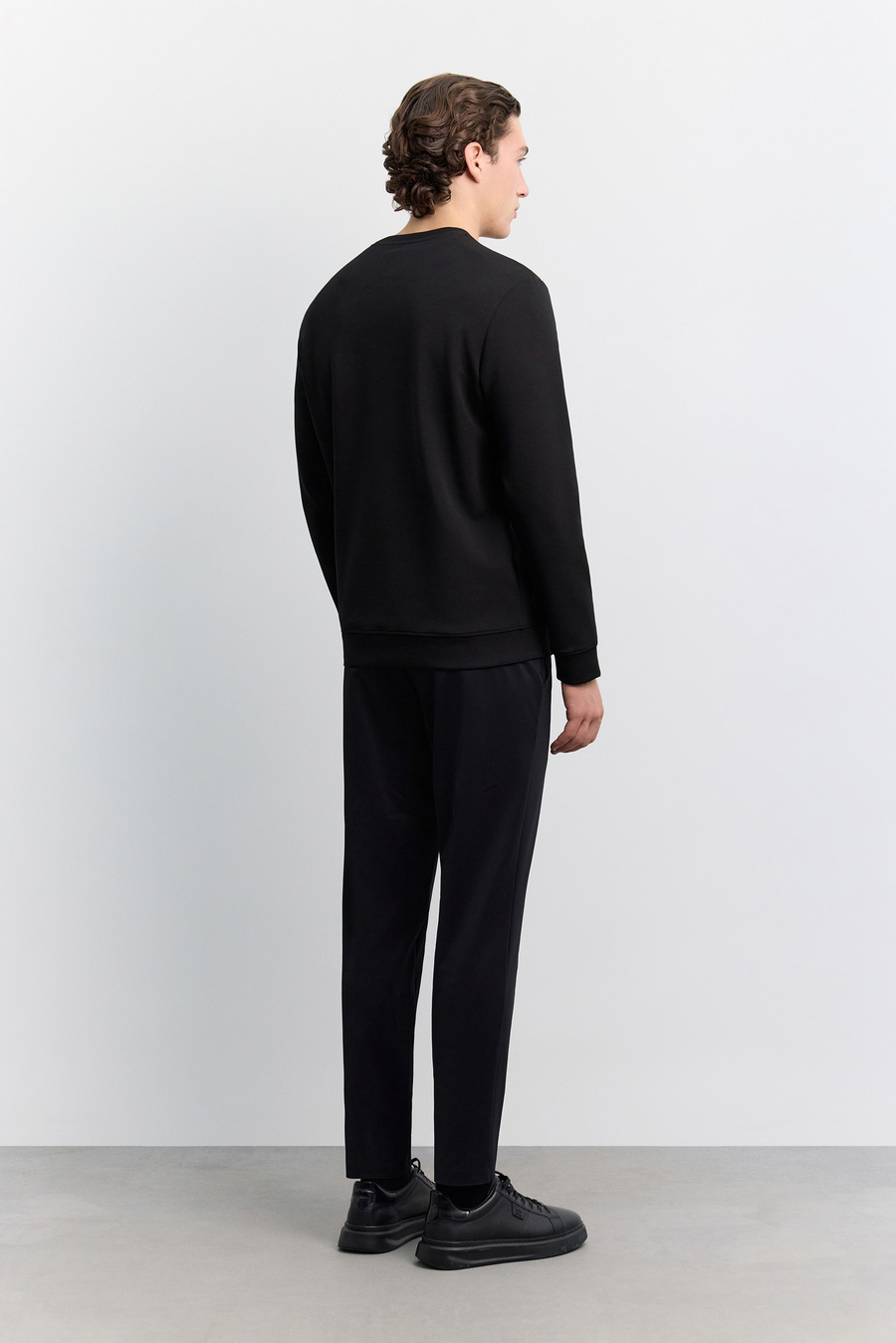 Siyah Bisiklet Yaka Puf Desenli Transfer Baskılı İnterlok Sweatshirt