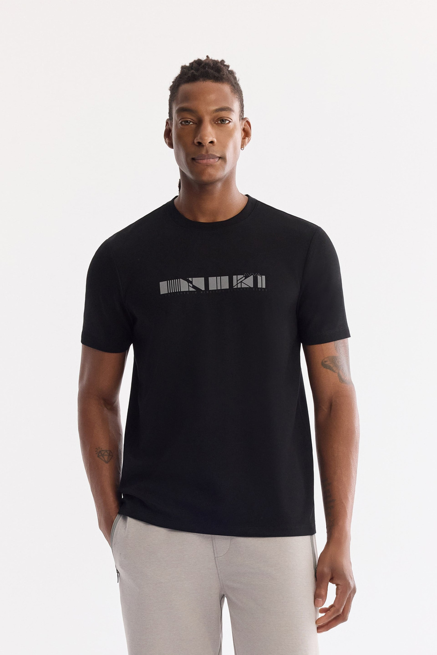 Siyah Bisiklet Yaka Reflektör Baskılı İnterlok T-Shirt