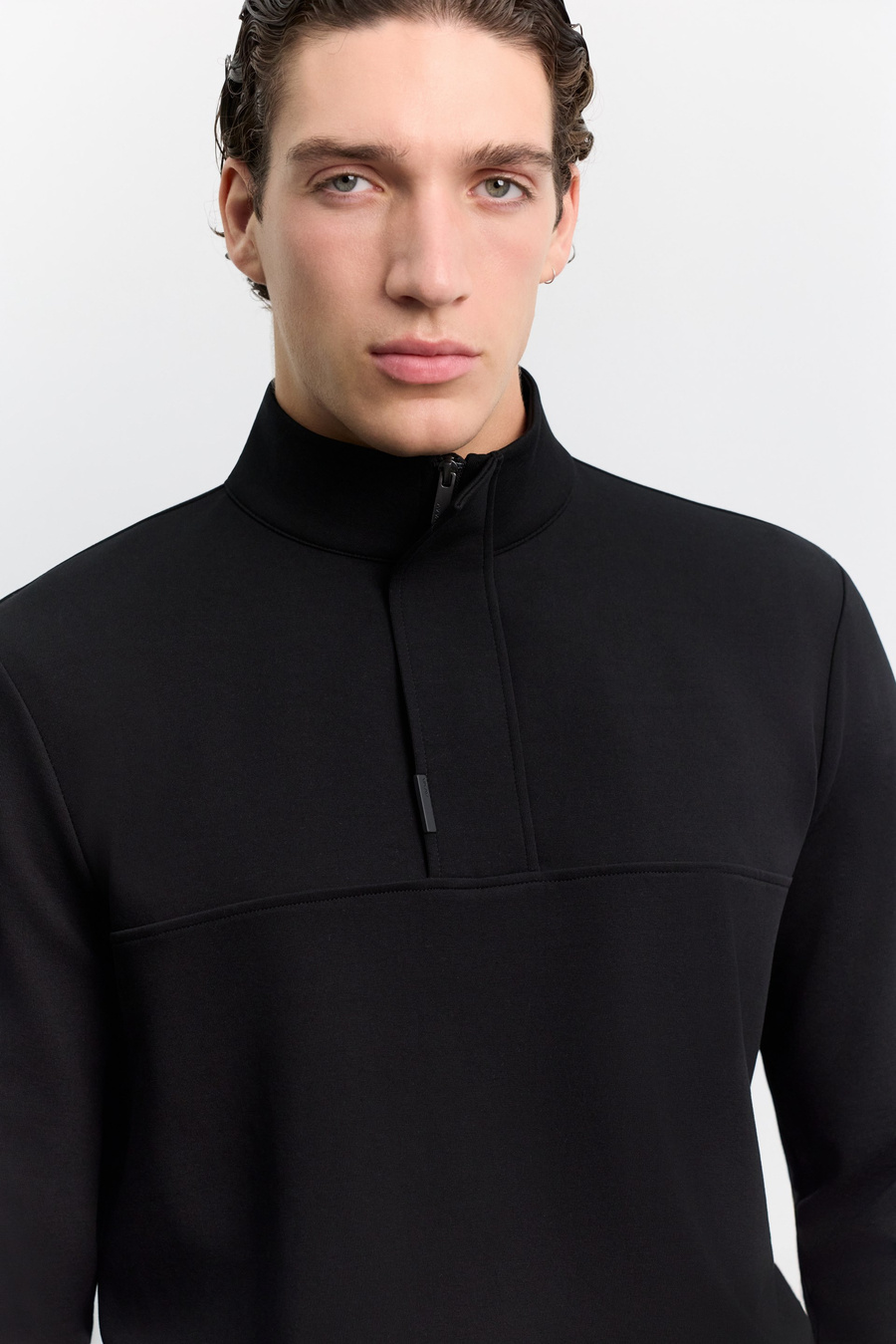 Siyah Dik Yaka Fermuarlı Kolay Ütülenen Pamuklu Sweatshirt