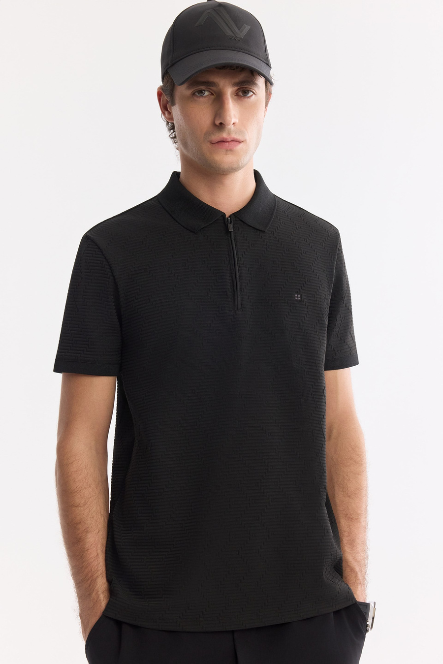 Siyah Kıvrılmaz Polo Yaka Fermuarlı T-Shirt
