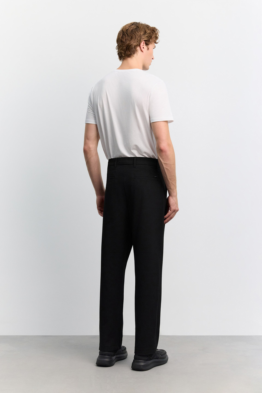 Siyah İnce Fitilli Dokulu Baggy Fit Pantolon