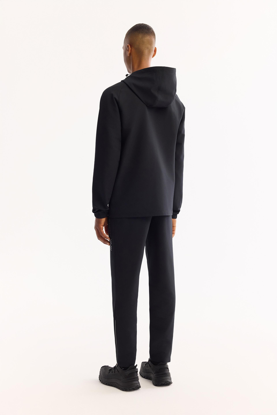 Siyah Kapüşonlu Fermuarlı Bi-Stretch Teknik Kumaş Sweatshirt