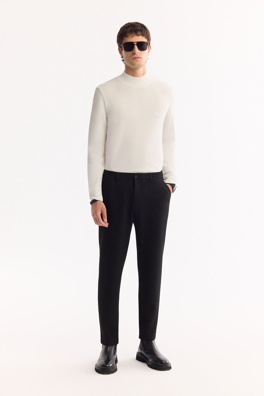 Siyah Yani Lastikli Bi-Stretch Hafif Pantolon