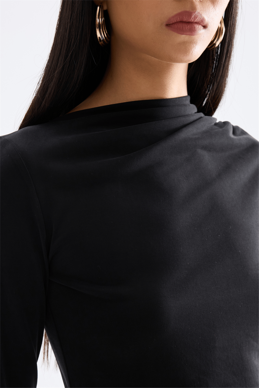 On Drape Detaylı Büzgülü Bluz Siyah