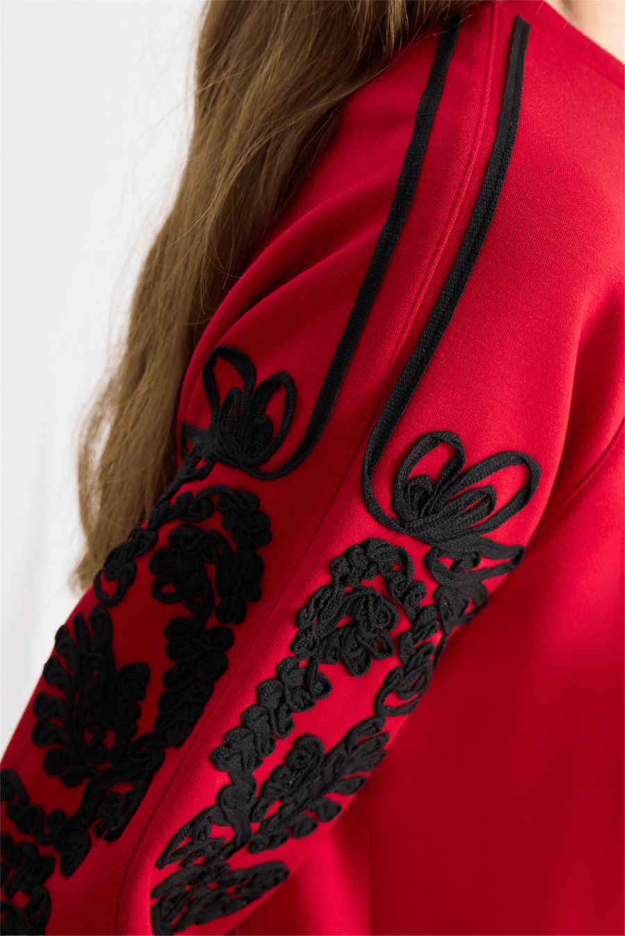 On Kolları İşleme Detaylı Sweatshirt Kırmızı