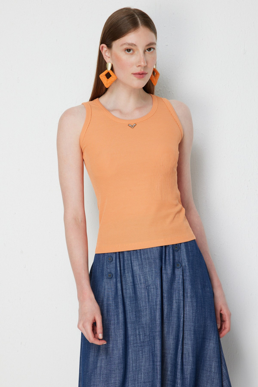 On Metal Aksesuarlı Pamuklu Basic Bluz Mango