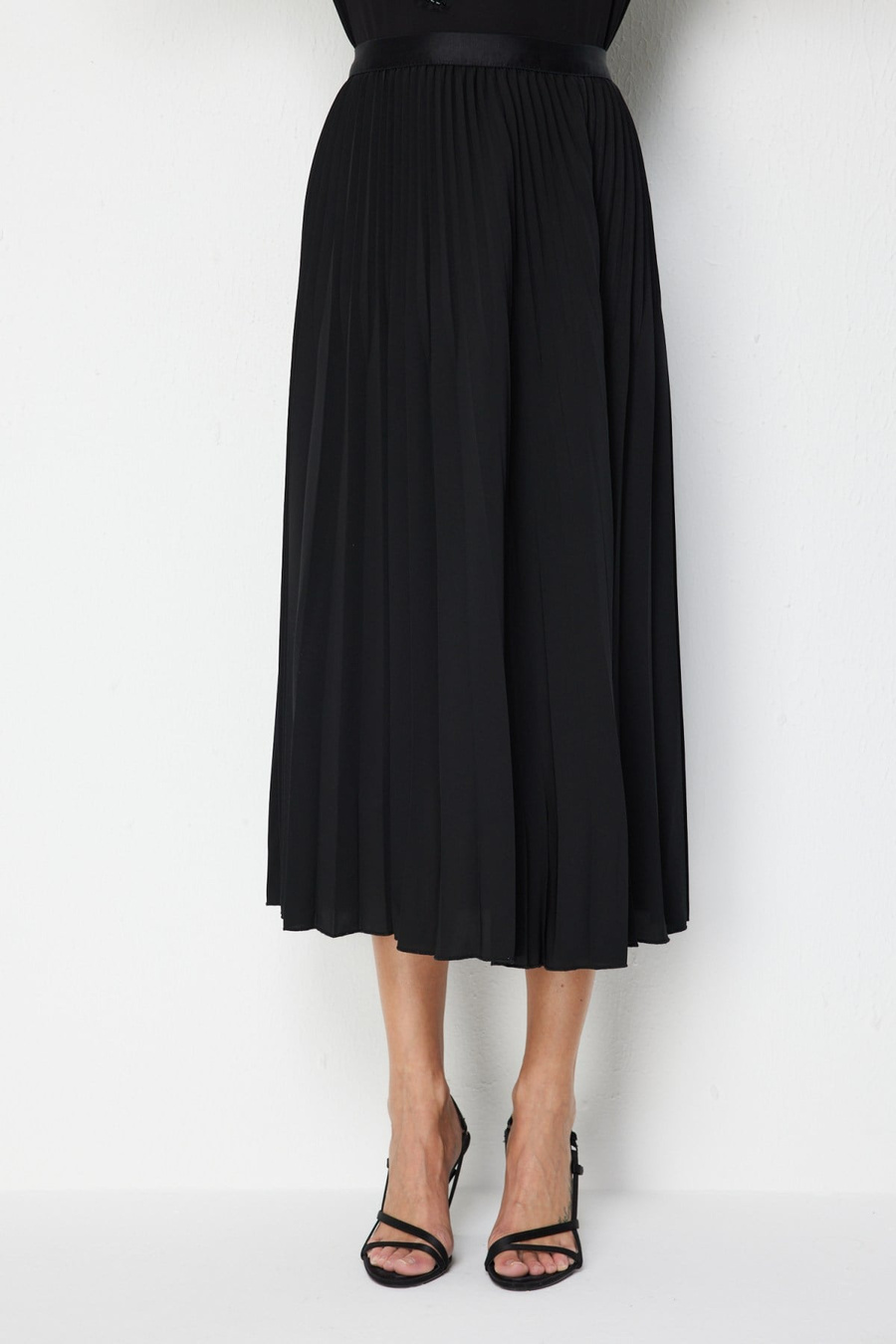On Piliseli Maxi Boy Etek Siyah