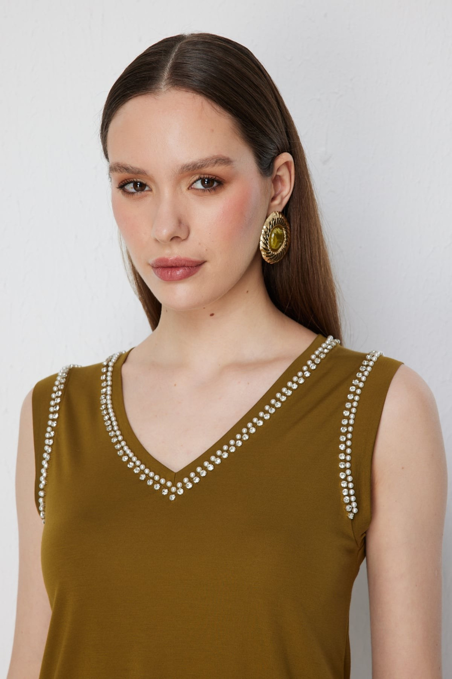 On V Yaka Taş Detaylı Bluz Olive