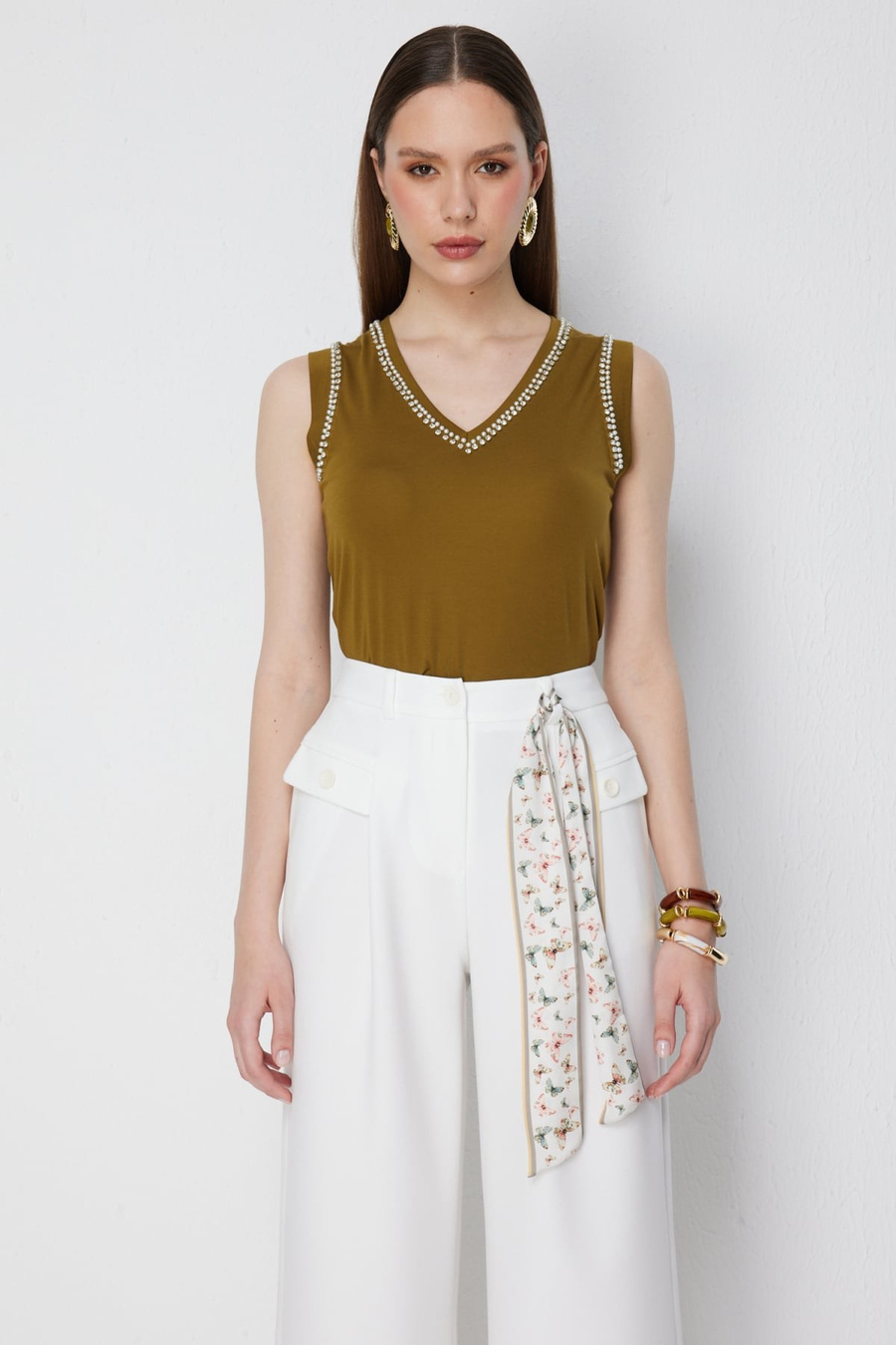 On V Yaka Taş Detaylı Bluz Olive
