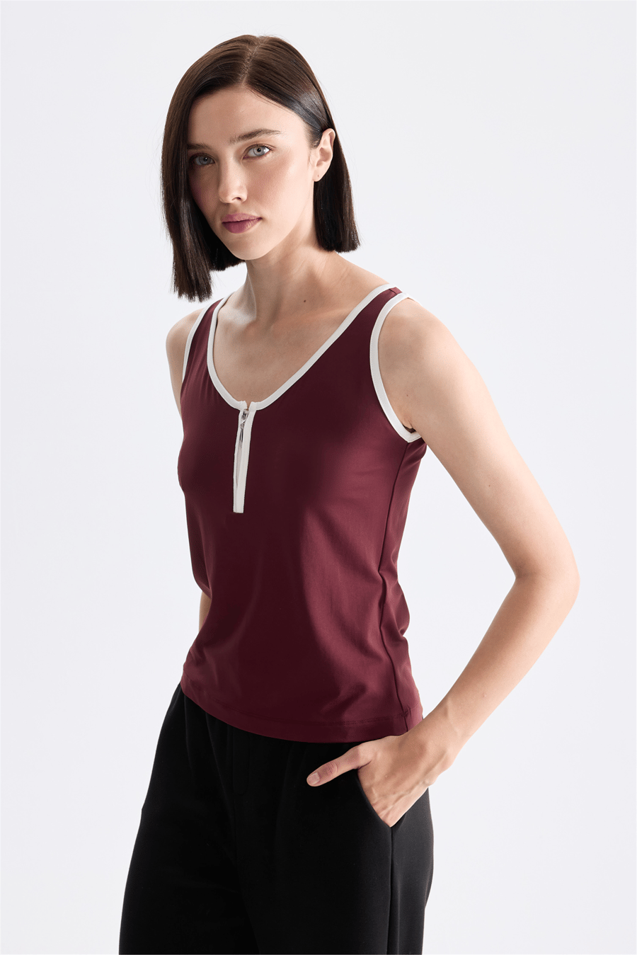 On Yakası Fermuarlı Askılı Basic Bluz Bordo