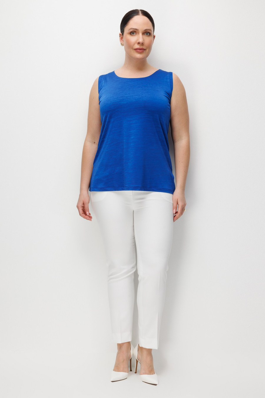 On Yırtmaç Detaylı Kolsuz Basic Bluz Saks