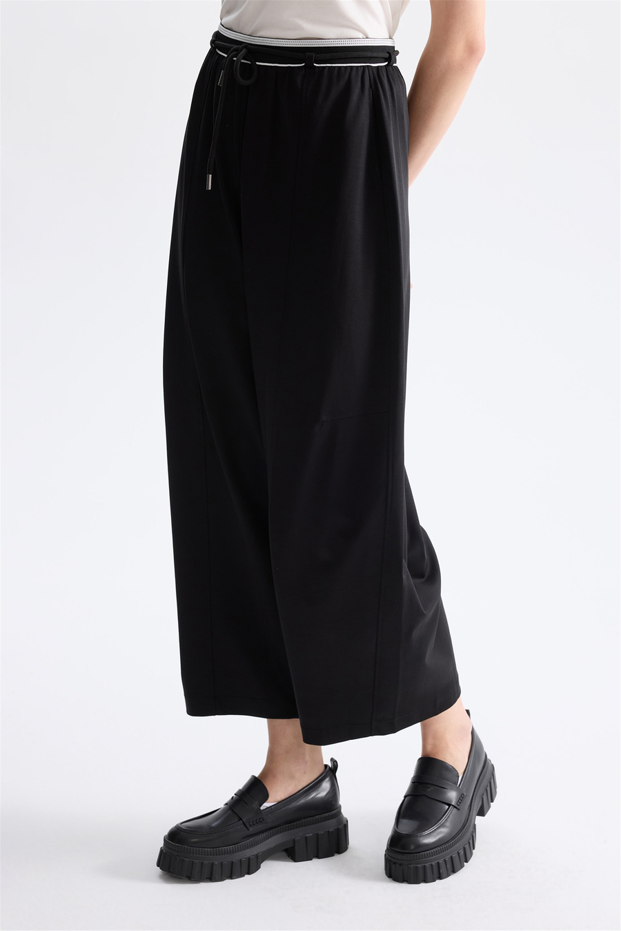 On Beli Şerit Detaylı Bol Paça Pantolon Siyah