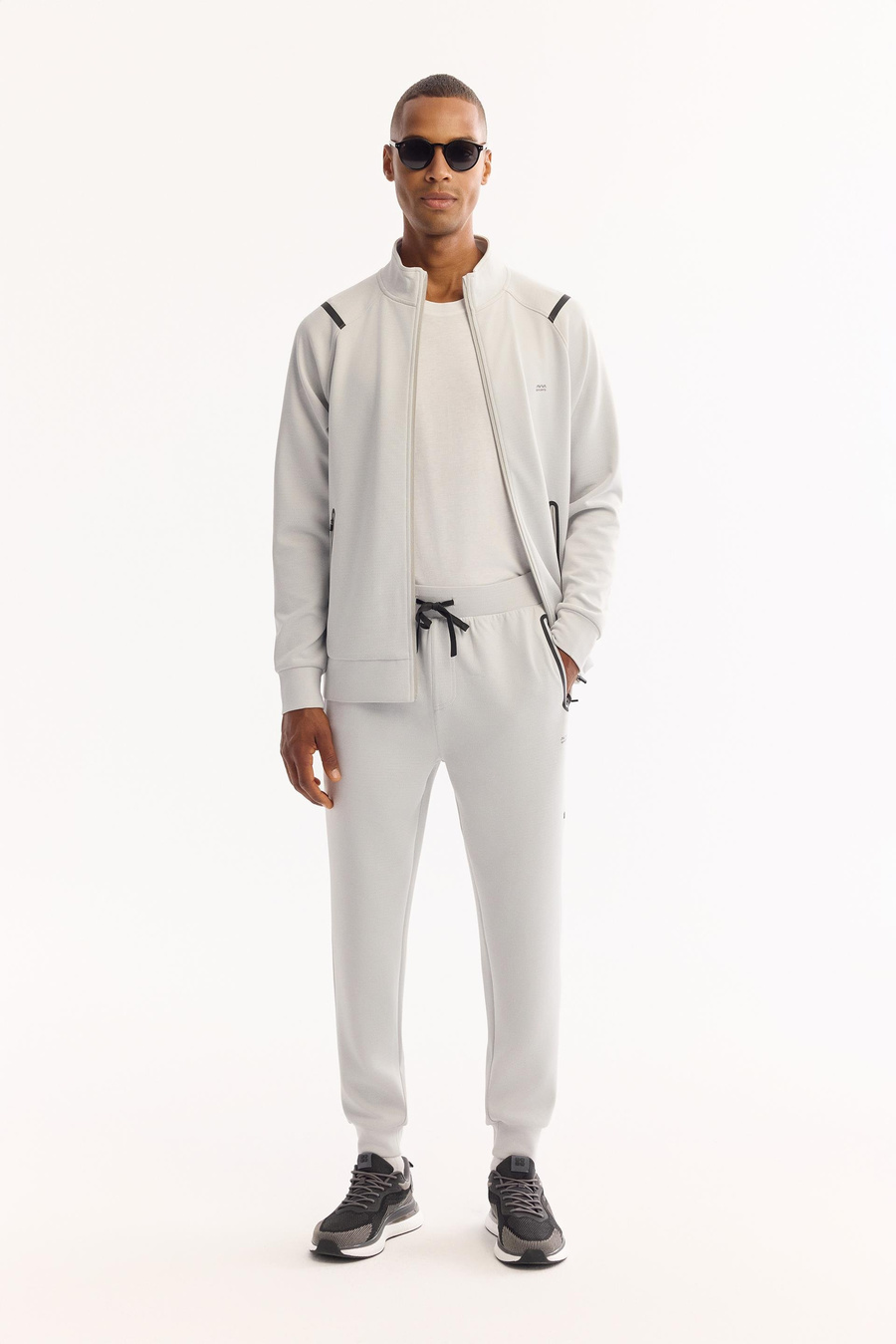 Açık Gri Bel Lastikli Yan Cep Fermuar Fleksi Baskılı Regular Jogger