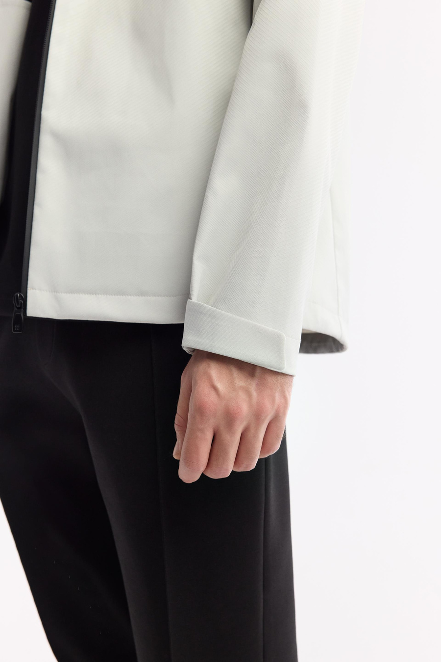 Açık Gri Kapüşonlu Yaka Rüzgar Geçirmez Su İtici Hafif Mont