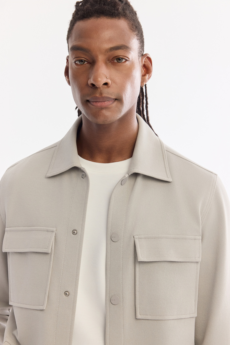 Açık Gri Klasik Yaka Diyagonel Çift Cep Kapaklı Örme Gömlek Ceket