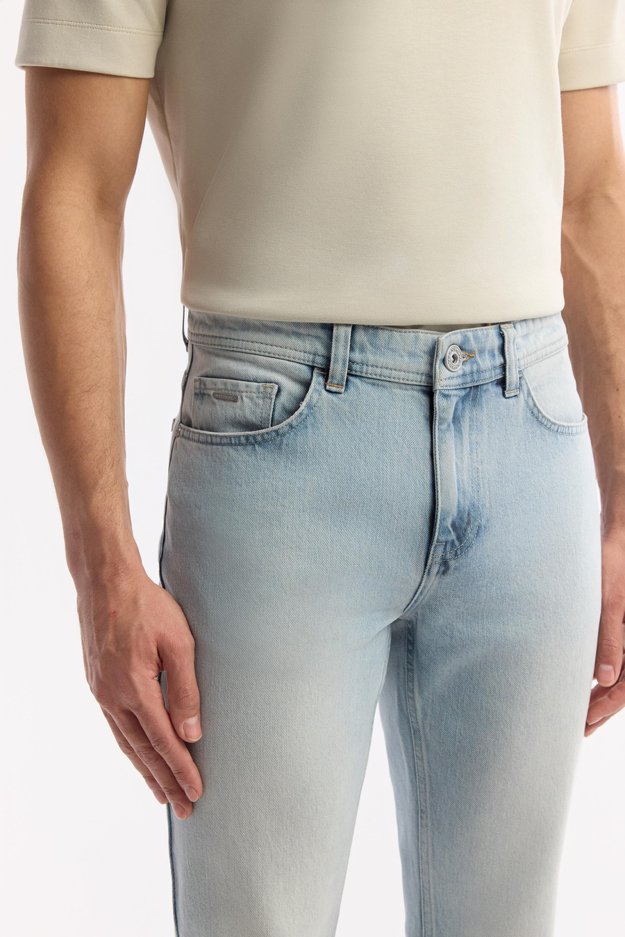 Açık Mavi Eskitme Yıkamalı Slim Fit Denim Pantolon