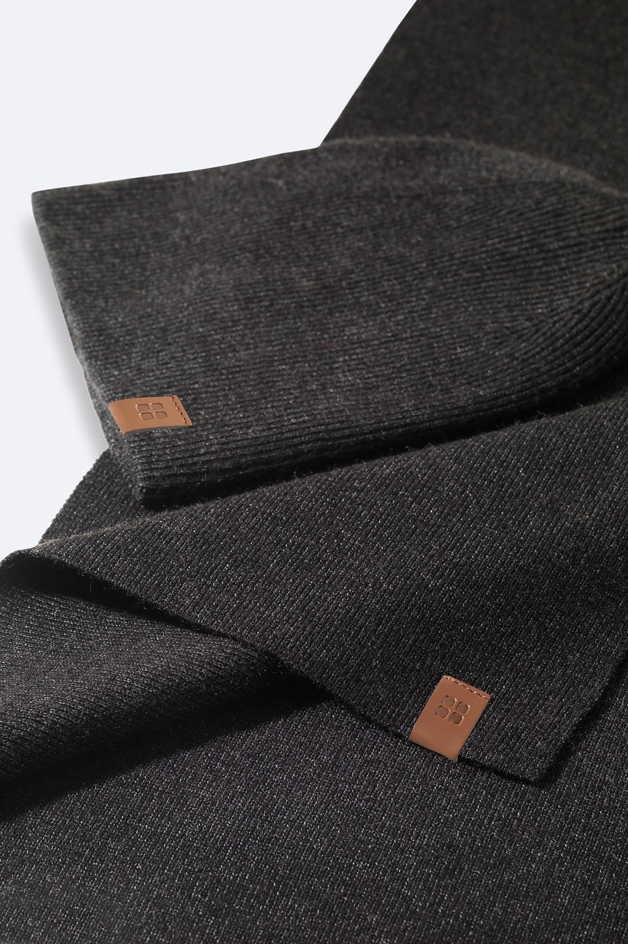 Antrasit Basic Triko Atkı Bere Takımı