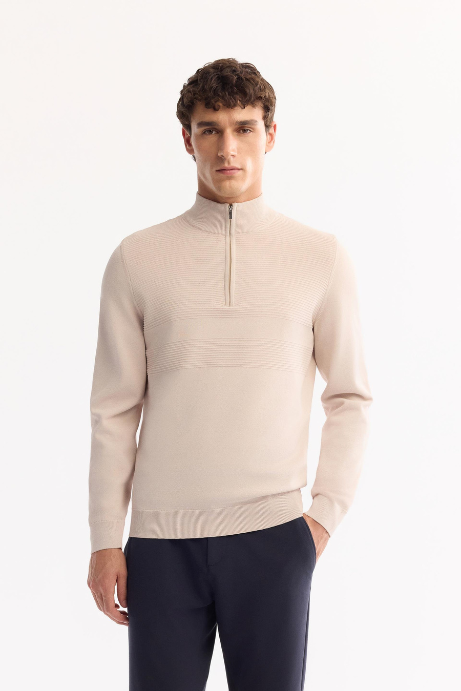 Bej Dik Yaka Fermuarlı Bekletme Detaylı Rayon Kazak