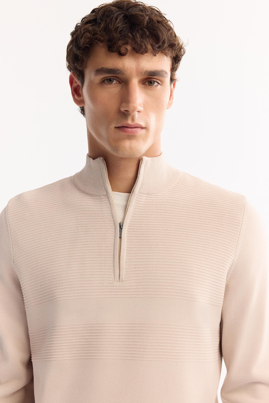 Bej Dik Yaka Fermuarlı Bekletme Detaylı Rayon Kazak