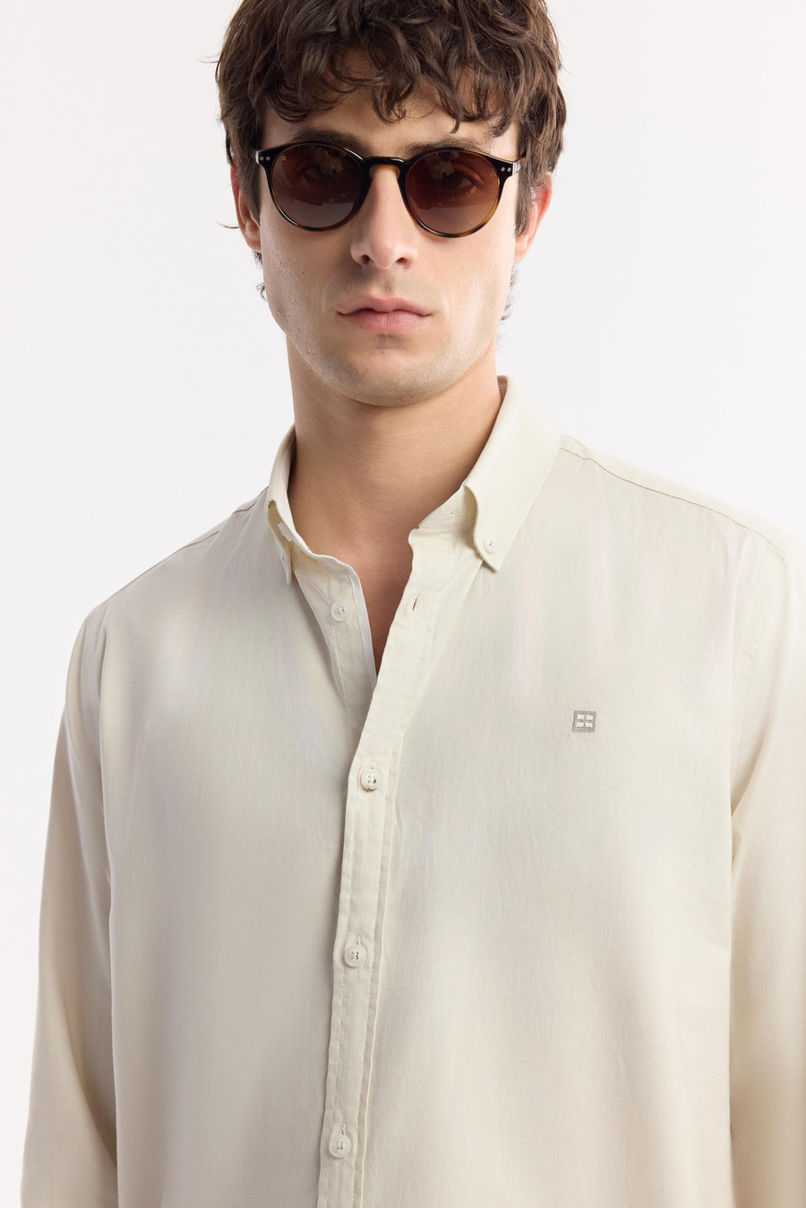 Bej Düğmeli Yaka %100 Pamuk Oxford Gömlek