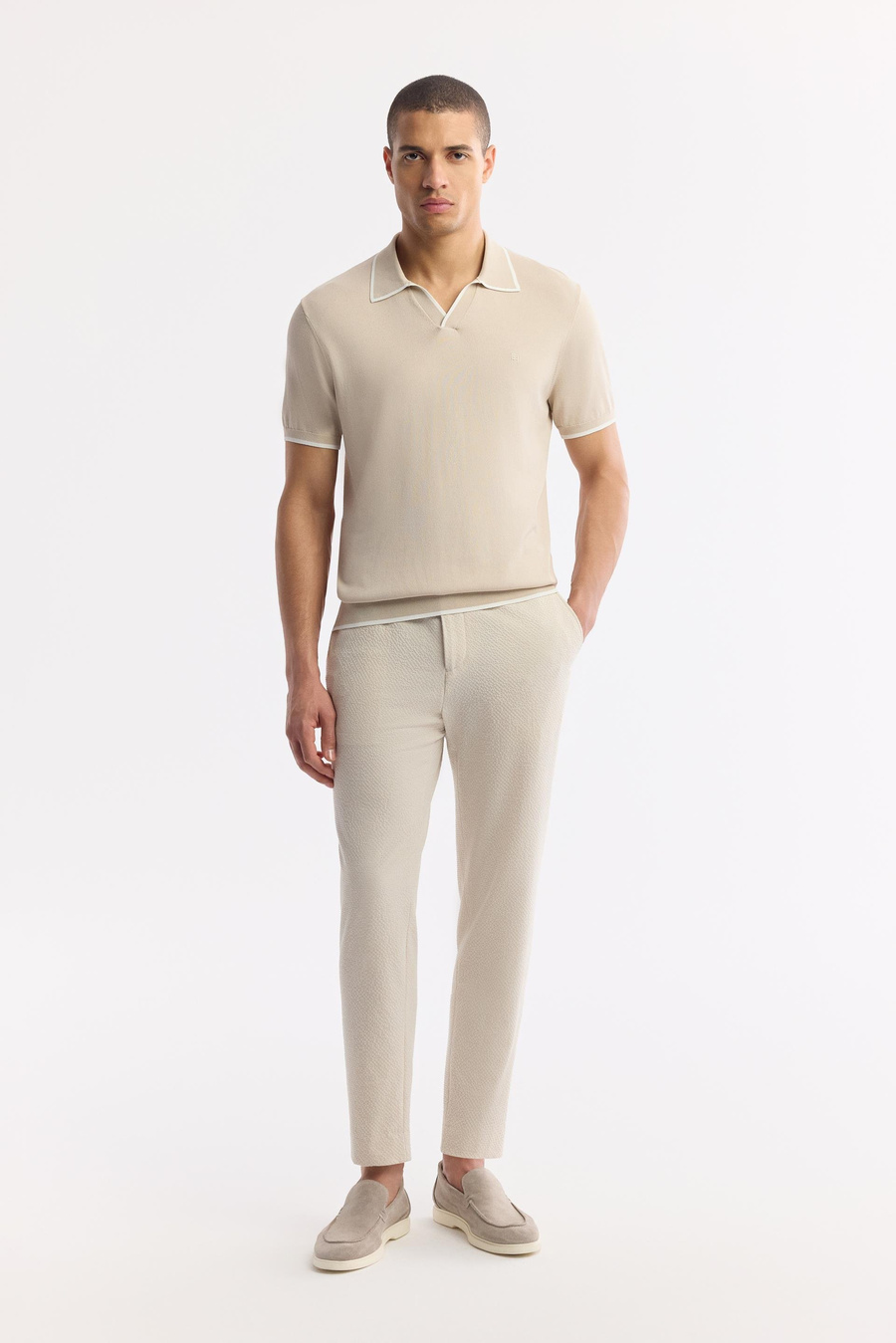 Bej Düğmesiz Polo Yaka Kol ve Yaka Çizgi Detaylı Rayon Triko T-shirt