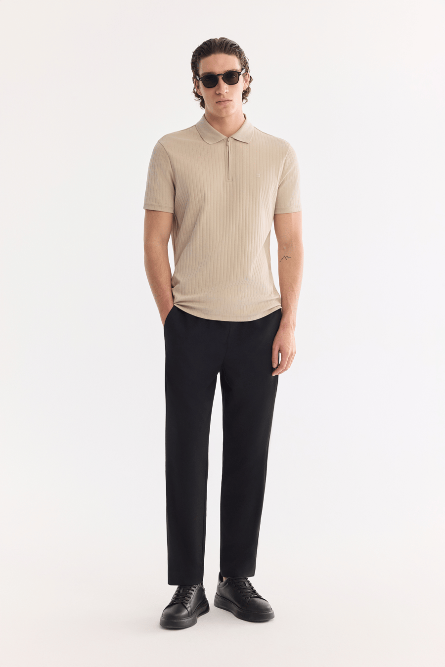 Bej Fermuarlı Polo Yaka Jakarlı T-Shirt