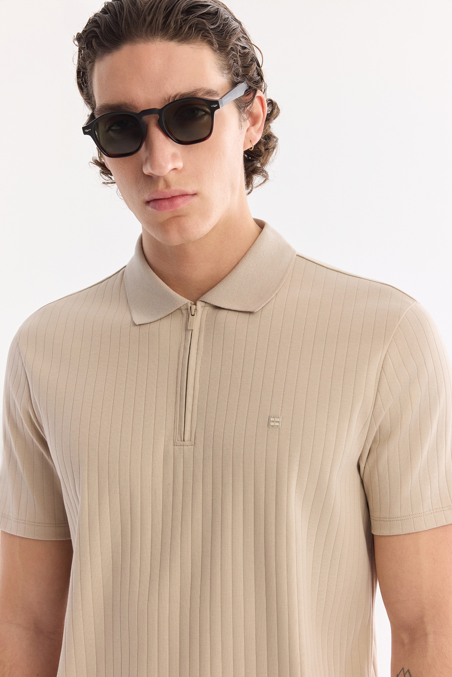 Bej Fermuarlı Polo Yaka Jakarlı T-Shirt