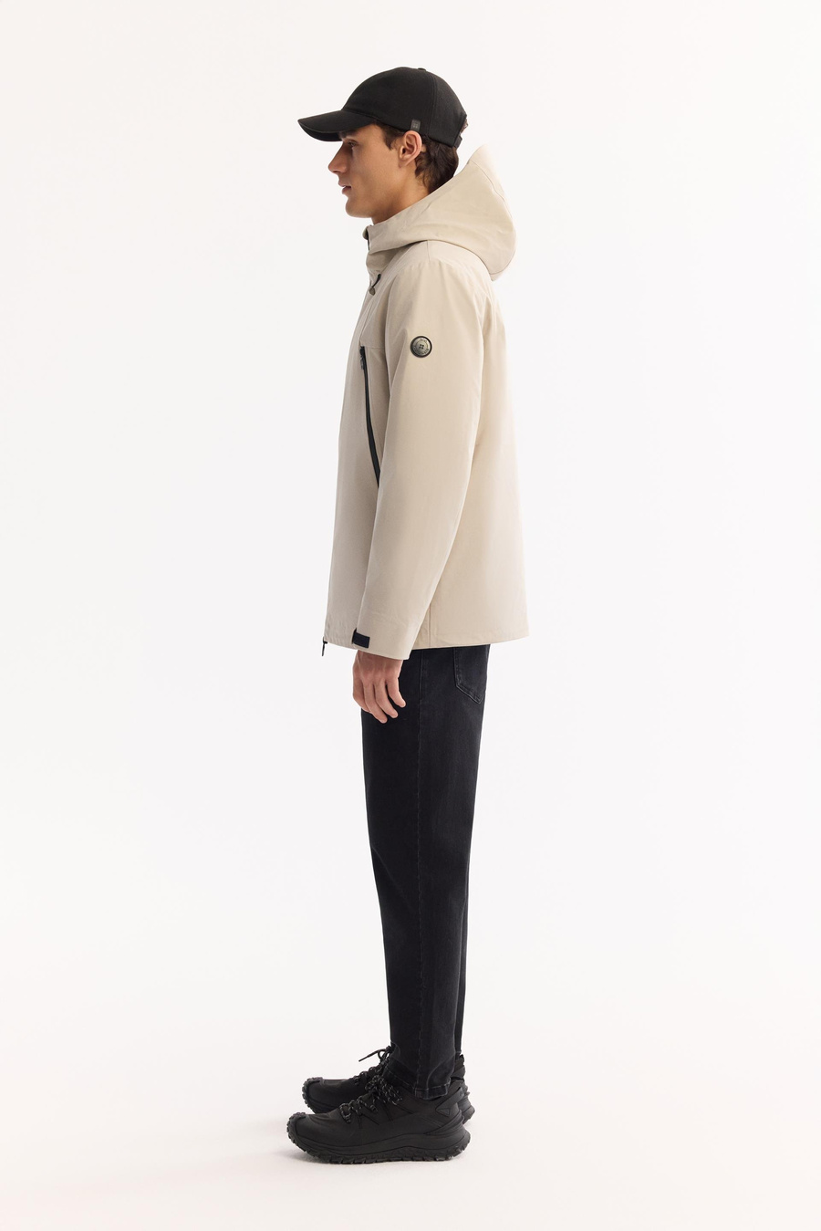 Bej Fonksiyonel Çift Kullanımlı Ördek Tüyü İnce Mont