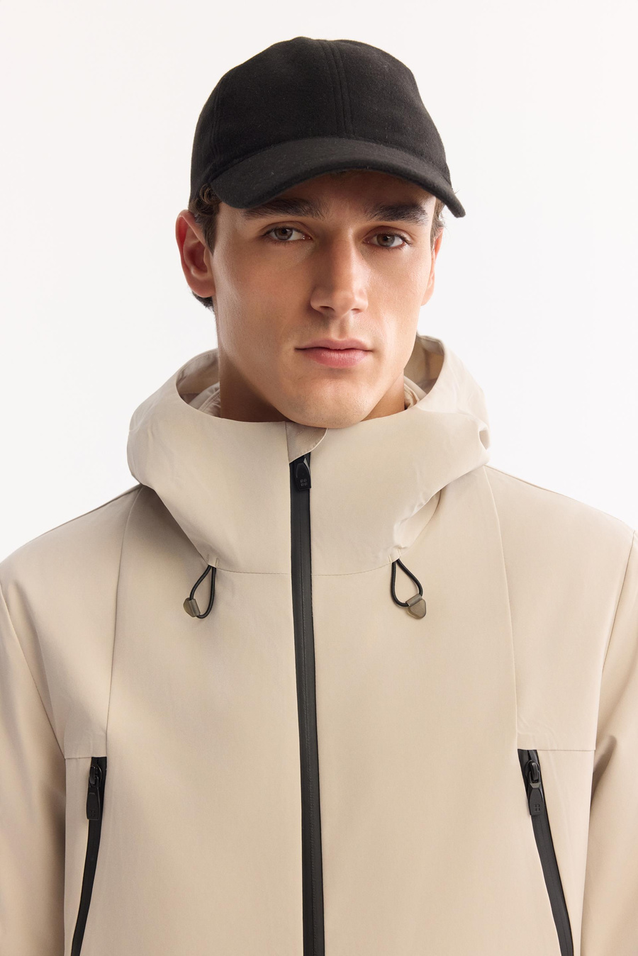 Bej Fonksiyonel Çift Kullanımlı Ördek Tüyü İnce Mont