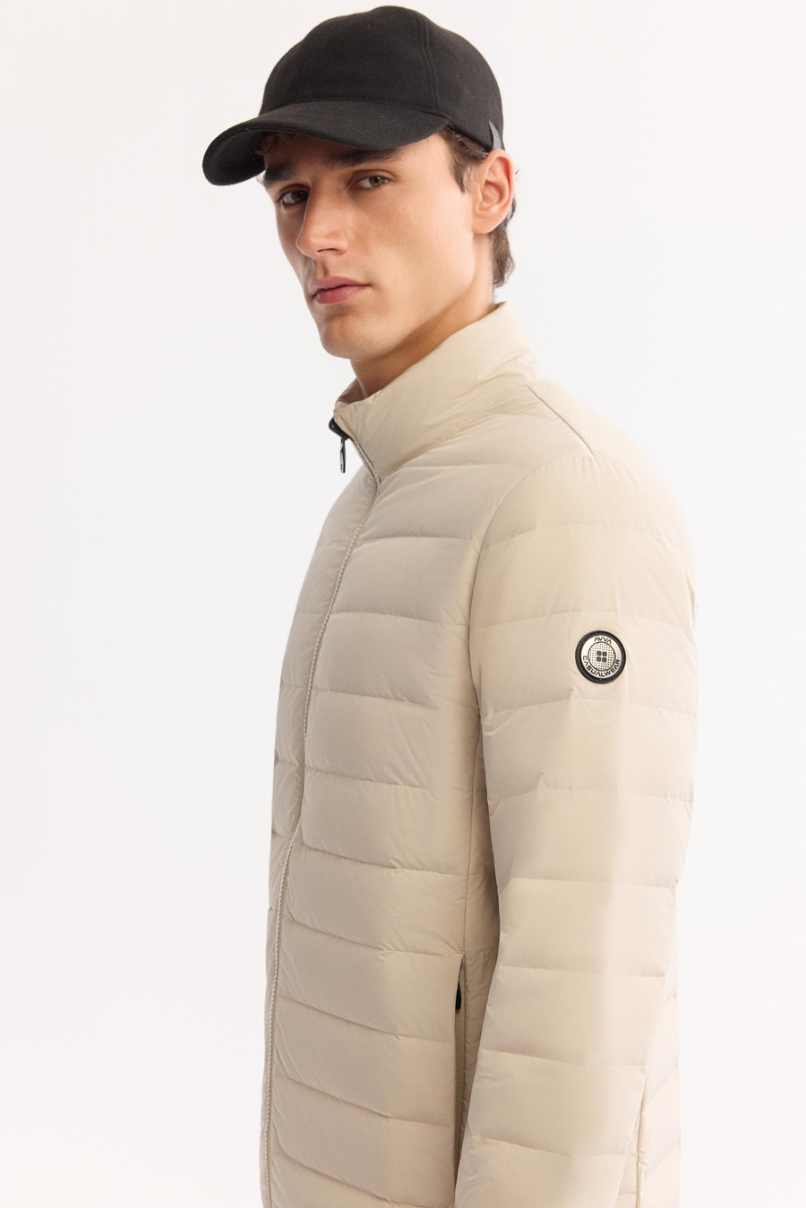 Bej Fonksiyonel Çift Kullanımlı Ördek Tüyü İnce Mont