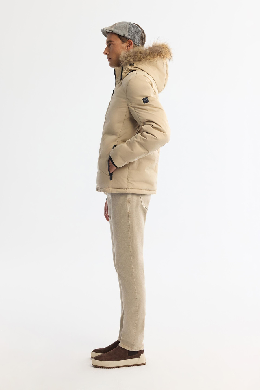 Bej Kapüşonlu Yaka Kürk Detaylı Kaz Tüyü Mont