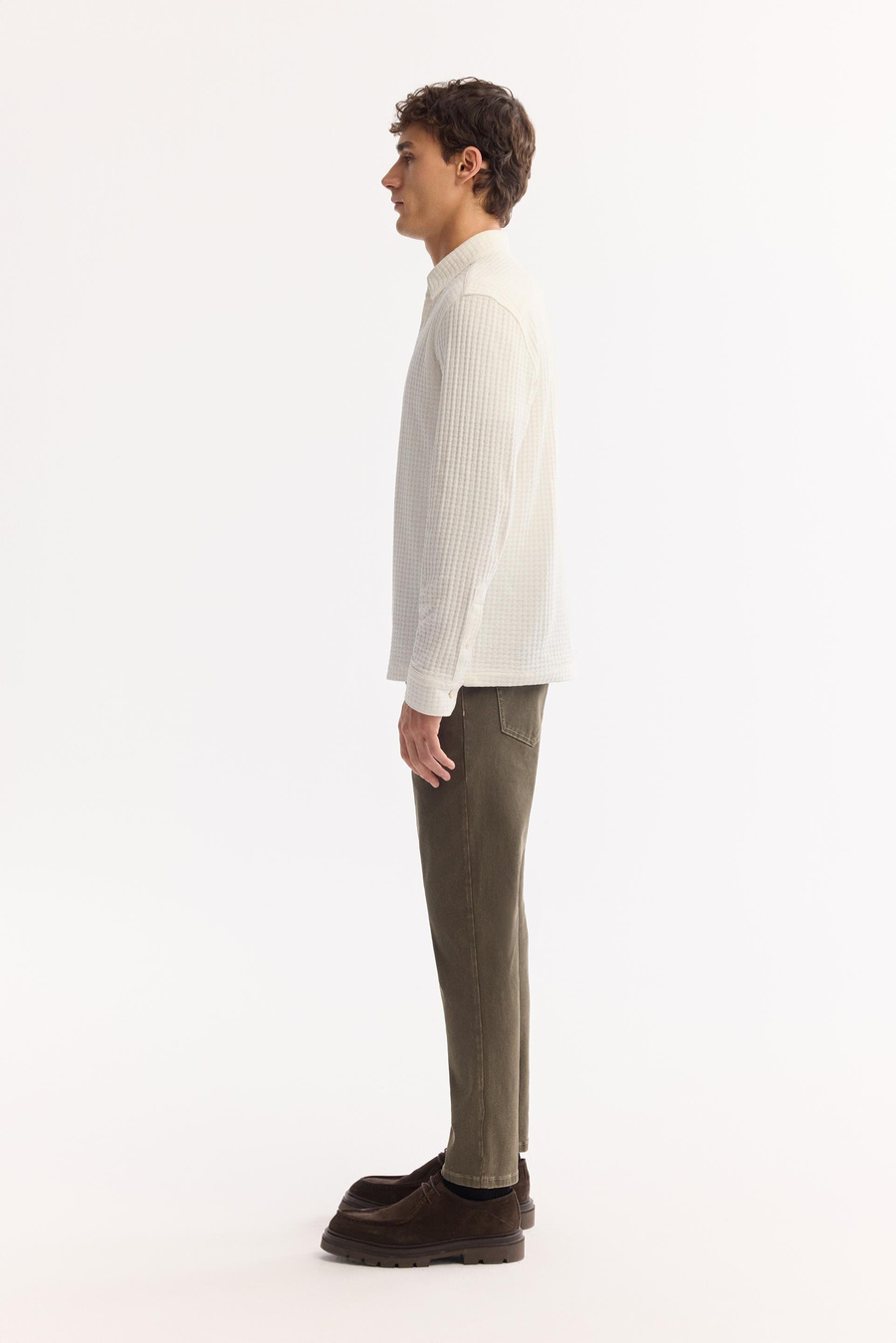 Beyaz Alttan Britli Yaka %100 Pamuk Comfort Fit Uzun Kollu Gömlek