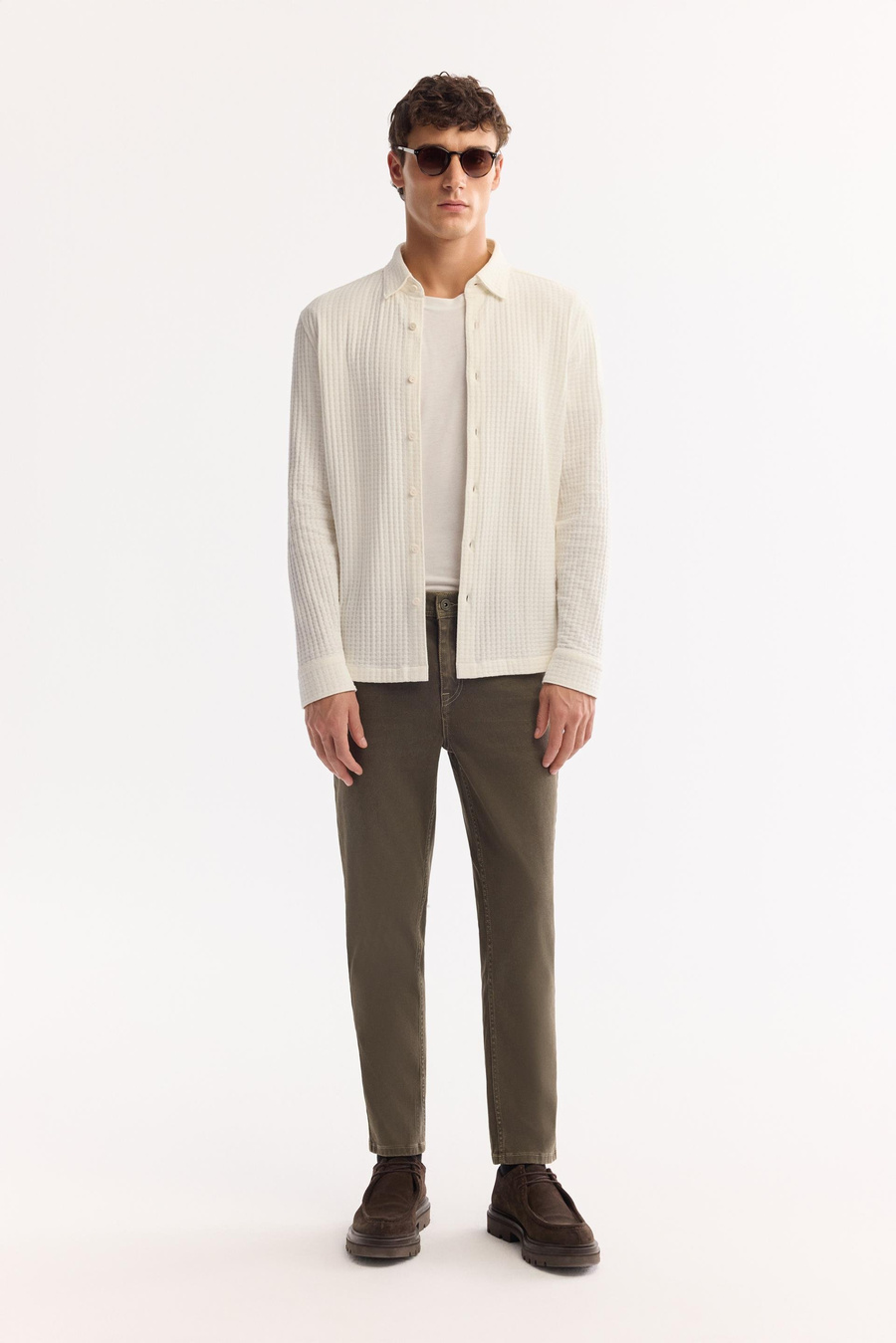 Beyaz Alttan Britli Yaka %100 Pamuk Comfort Fit Uzun Kollu Gömlek